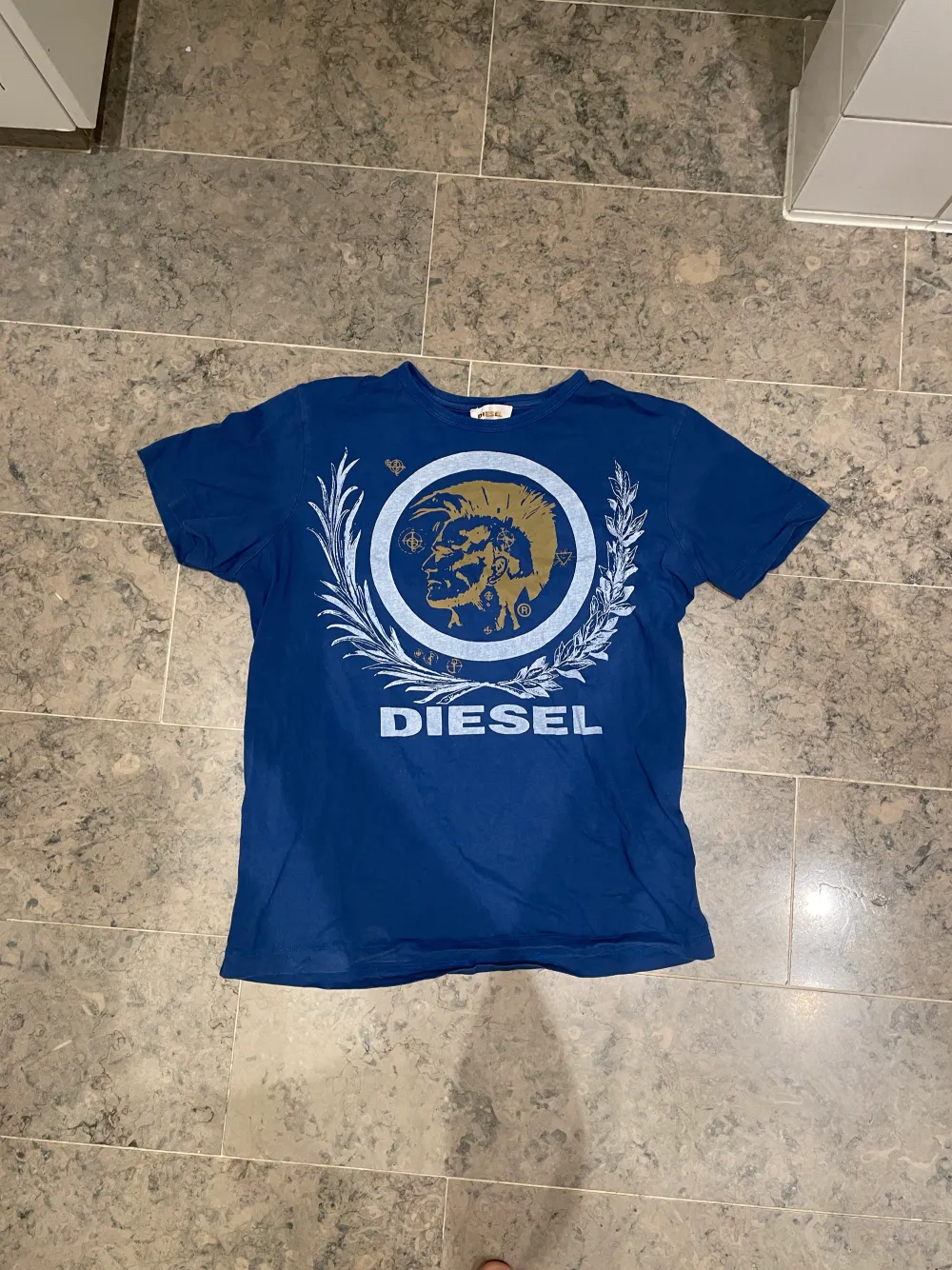 En tröja från diesel storlek M. 3 FÖR 2 ALLT PÅ SIDAN!!! Betalar ej frakt och möts i uppsala/stockholm.💖. T-shirts.