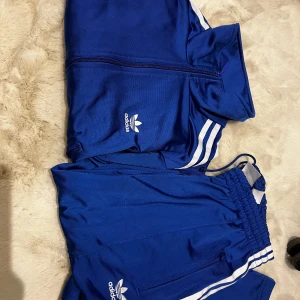 Adidas set - Använd vid två tillfällen. 