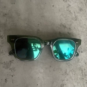 Chimi 004 kiwi spegelglas - Chimi 004 kiwi med spegelglas, finns små tecken på användning men är i fint skick.. säljs inte längre Du står för frakt