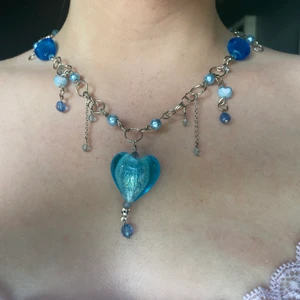 Handgjort halsband  - @bladhsmycken på Instagram 