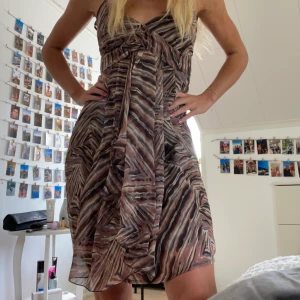 Mönstrad klänning - Jättefin klänning från esprit🌺