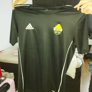NSK fotbolls tröja, storlek s - Använd 2 gånger och säljs för ja slutade spela i de laget. Den var även en storlek för liten.