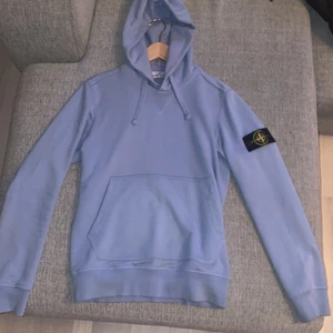 Stone Island Hoodie Lavender  - Bra skick, fin passform.  Nypris 2700kr 