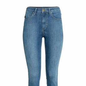 Skinny high jeans - Skinny, high waist jeans från H&M i strl 28/30