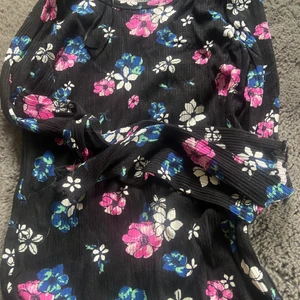 Ginatricot - Långärmad tröja från Gina tricot använt ett få tal gånger.