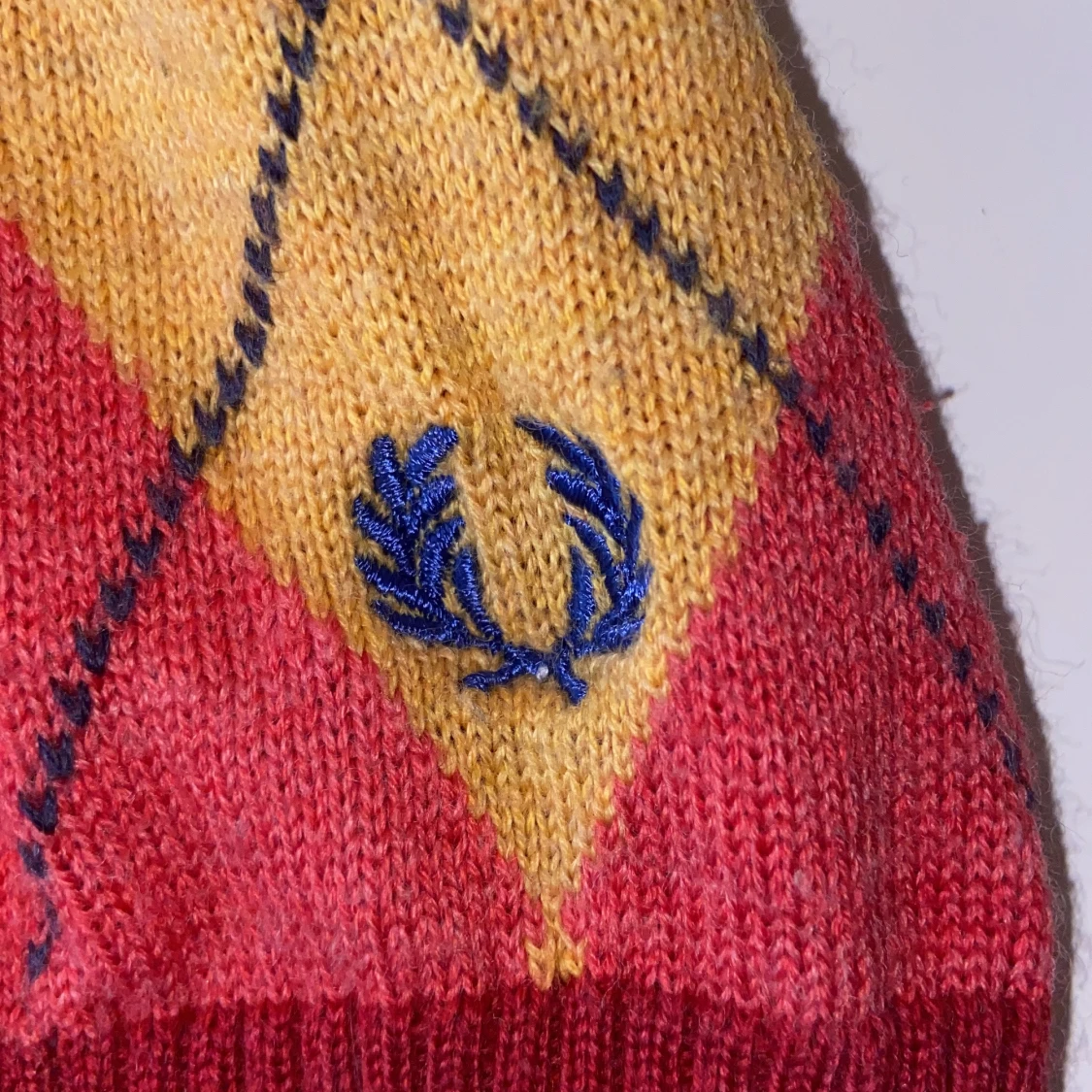 Stickat möstrigt linne  - 90