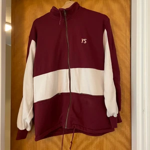Yardsale Zip Hoddie L - Yardsale Zip Hoddie storlek L. Skön men tycker den är för liten för min smak!