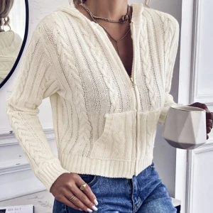 stickad zip hoddie - Äsljer min jätte fina bäst intill omvända hoodie, super fin lite kortare 