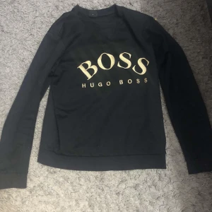 Hugo boss tröja  - Hugo boss tröja  Storlek:s