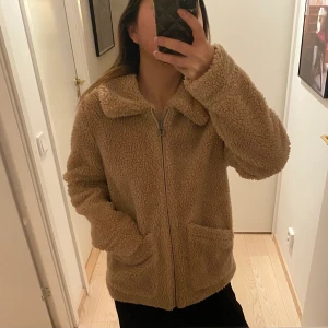 Teddy jacka - Så mysig Teddy jacka i nyskick 