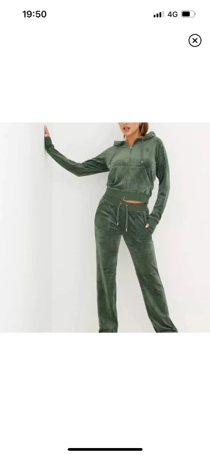 Grönt Juicy sett  - Säljer mitt mörkgröna juicy sett då jag har fler färger. Jätte bra skicka och sitter super bra, även prislappar och kvitto på settet finns kvar. Säljer för 200kr mindre och ser helt nya ut! Passar även fler storlekar 