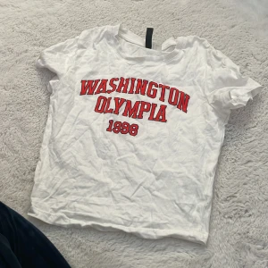 croptop - fin croptop från h&m kommer aldrig till använding. aldrig använd