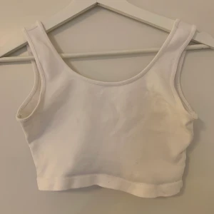 Linne - Ett kroppar linne från Gina tricot 