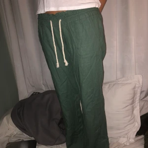 Roxy linne byxor - Så snygga linnebyxor från Roxy😩 aldrig använda endast testade! Köpta från Zalando. 