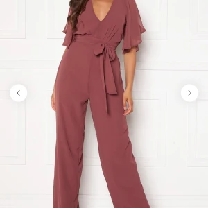 Jumpsuit  - Helt oanvänd.  Skriv vid intresse.