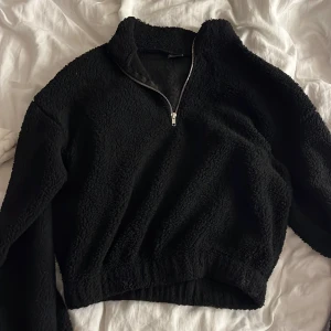 Teddy tröja  - Svart Teddy tröja med dragkedja storlek S. 🥰