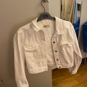 Jeansjacka ginatricot  - Vit jeansjacka