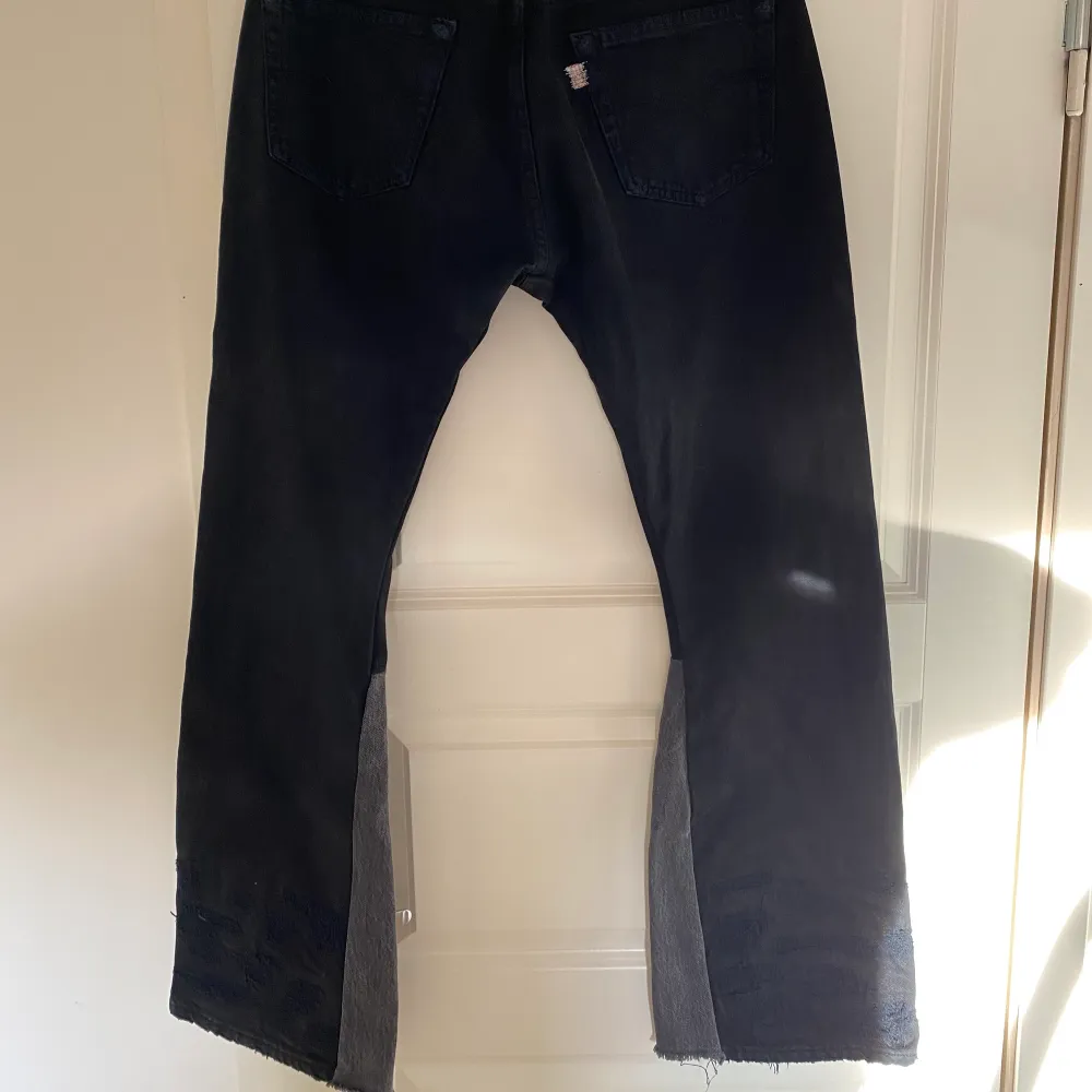 Custom vintage Levis omsydda av wetdogdenim, storlek 34/34  Nypris 1800. Jeans & Byxor.