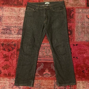Redwood jeans - Svarta jeans från Redwood otroligt sköna och den sjukaste passformen, dom har en pall fade som passar med nästan allt dom är knappt andvända och i perfekt kondition (skriv för mer info!!)