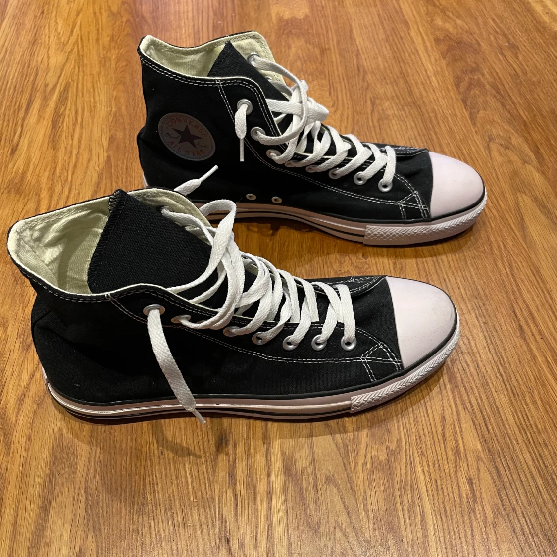 Converse svarta helt oanvända - 90