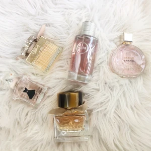 Parfymer 🤍 - Hej! Jag säljer dessa parfymerna då jag nästan aldrig använt dom.   🤍Chloe Signature 50ml: 450kr. 🤍 Chanel chance 50ml: 800kr. 🤍 Dior Joy 90ml: 800kr.  🤍 Guerlain petite robe 30ml: 500kr. Kontakta mig gärna via PM om ni har några frågor!  