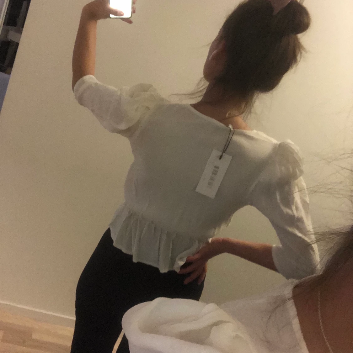 Fin blus från Chiquelle med puffärm - 90