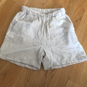 Linne shorts - Beiga linne shorts fr HM str 34. Riktigt sköna och fina