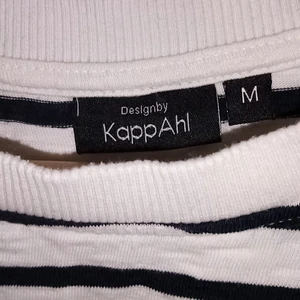 Randig tröja!!  - En oandvönt tröja från kappahl som är i gott skick! Vill bli av med den så säljer mycket billigare än orginalpriset (249 kr) 🥰