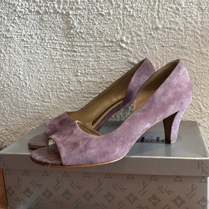 Peter Kaiser Klackskor  - Knappt använda Peter Kaiser klackskor i storlek 38.