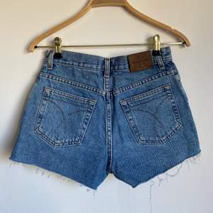 Snygga Calvin Klein jeans shorts. Storlek XS. 