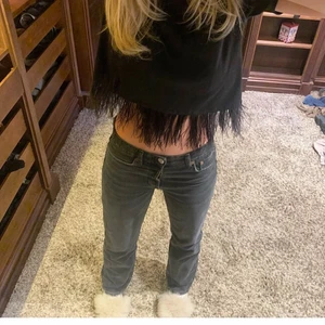 HELT NYA ZARA JEANS MED LAPPEN KVAR - Gråa jeans från zara. Fint skick, storlek 36. Buda i kommentarerna 