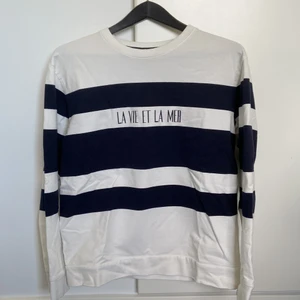 Sweatshirt herr från Zara  - Sweatshirt från Zara storlek M herr. Fint skick och inga fläckar.