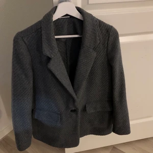 Vår kavaj - Bra skick, köpt 599 kr säljer för 300