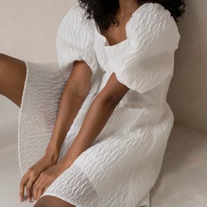 studentklänning - så himla fin klänning köpt här på plick men säljer då jag hittat en annan, bara höra av er om ni undrar något🤗