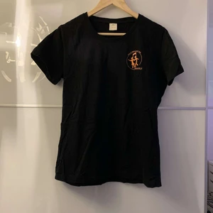 T-shirt med tryck - As ball men har för många. Först till kvarn. 22 kr frakt 