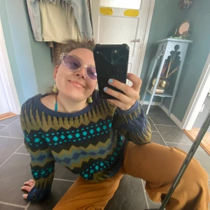 Stickad tröja - Mönstrad stickad tröja, jättecute och vårig 