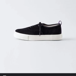 EYTYS - Säljer mina helt oanvända Eytys i modellen Mother då de inte var riktigt min stil och fick dessa när jag reklamerade mina gamla Eytys 💞 Priset kan absolut diskuteras 🌸