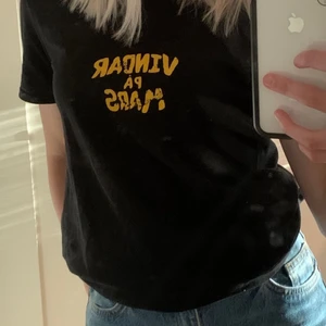 Hov1 tröja - Säljer denna fina hov1 tröja i storlek S. Säljs för 150kr. Frakt tillkommer😊 (Lånade bilder) 