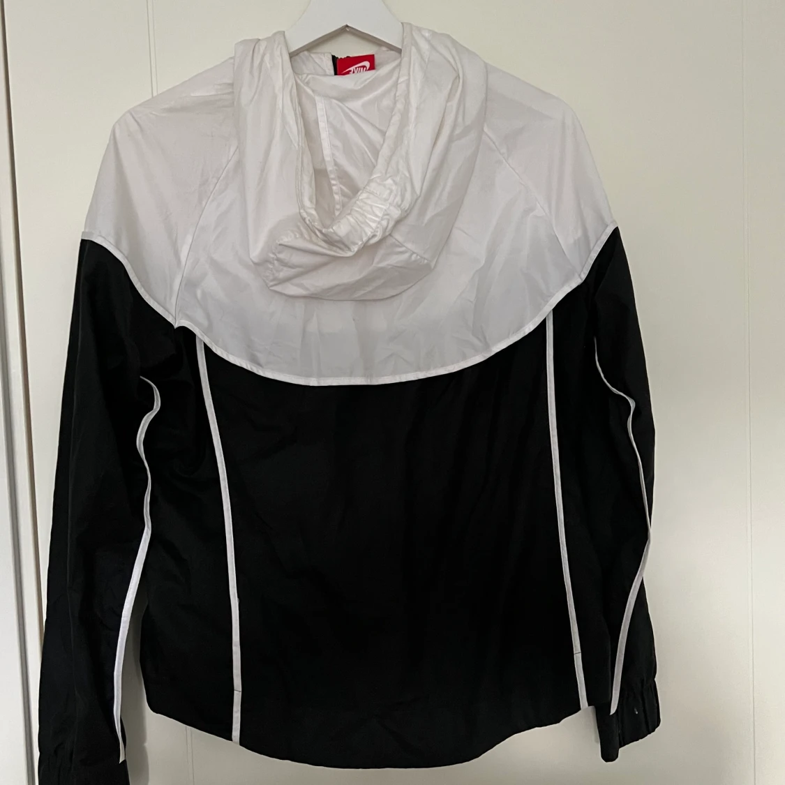 NIKE - vindjacka strl S - 91