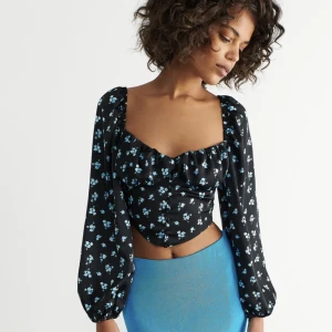 Fin oanvänd tröja - ⭐️Jättefin oanvänd tröja från Gina Tricot. I storlek M, men skulle säga även passar S. Prislappen kvar.⭐️