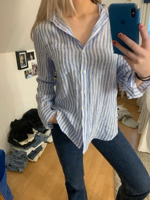 Randig skjorta - Randig skjorta som aldrig är använd