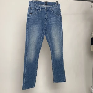 Tiger of Sweden jeans  - Tiger of Sweden Iggy jeans 34/32. Knappt använd 