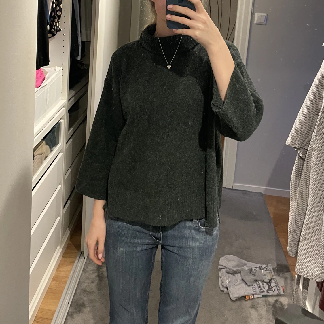 Mörkgrön stickad tröja