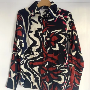 Our legacy skjorta - Jättefin skjorta från Our Legacy! Helt oanvänd med lappen kvar 