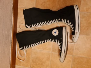 Converse Originals stl 37.5 - Converse Originals stl 37.5 Använda ca 6 gånger det ser ut som ny  Kommer från ett Rökfritt och Djurfritt hem