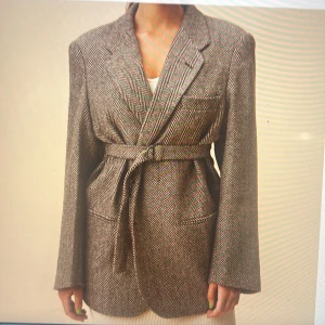 Adoore blazer sökes  - Söker Adoore blazer i storlek 34. 