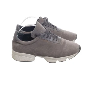 Axel arigato - Sneakers från axel arigato! Nyskick, strl 36. Köparen står för frakten