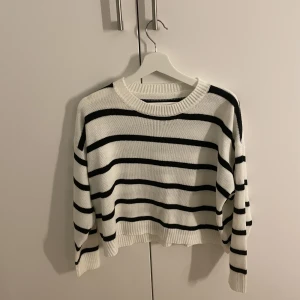 Randig tröja - Randig tröja från Shein, aldrig använd. Stl S