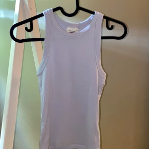 Gina linne - Oanvänt linne från Gina 