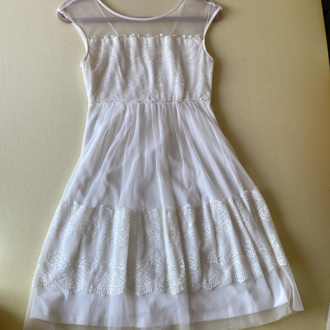 Vit vacker klänning